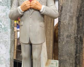 J R EWING DALLAS STATUE