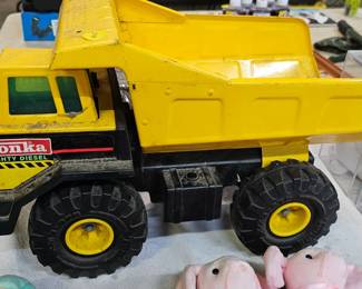 TONKA DUMP TRUCK TOY