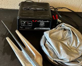 Vintage Fender Ornament, Heavy Duty Battery Charger