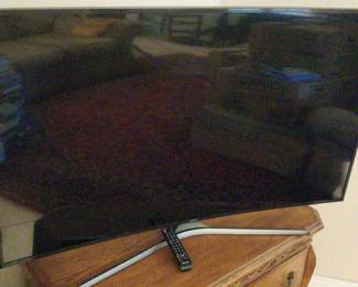 55 Samsung Smart TV On Stand W Remote