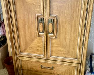 Armoire