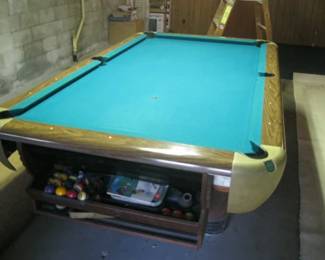 POOL TABLE