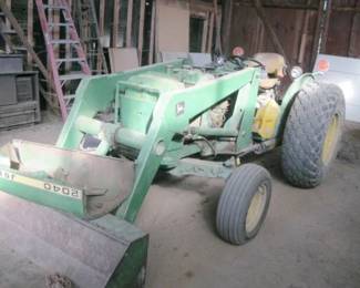 JD 2040 TRACTOR