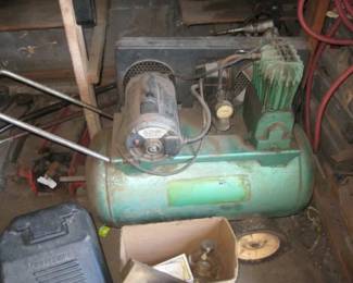 AIR COMPRESSOR