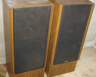 MAGNAVOX SPEAKERS