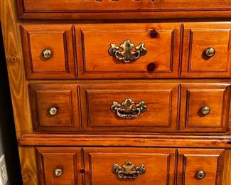 Vintage 5 drawer chest 
