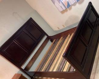 queen wood bedframe