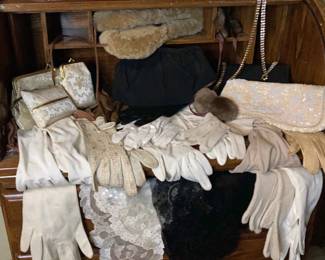 purses gloves