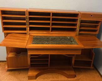 MCM magic box folding desk