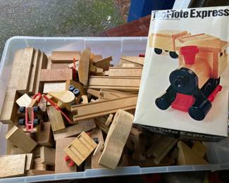 toot tote express wood building blocks