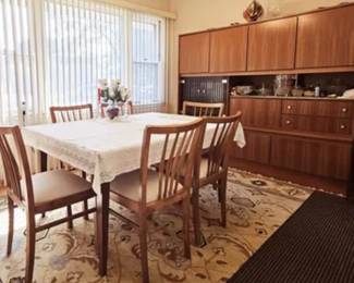 Quality Living/Dining Room set