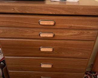 Great dresser for clothes/storage