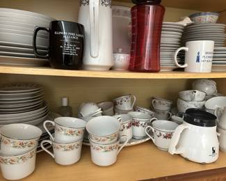 Sets of dinnerware 