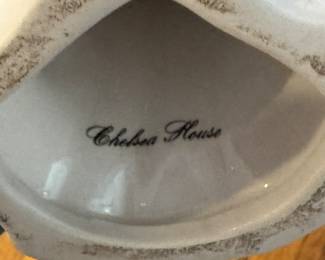 Pair of Vintage Chelsea House Parrots. Photo 2 of 2.