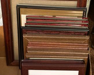 Every sale has picture frames, but this sale has LOADS of them AND they are all in excellent or are NEW! This is the box of brown frames in assorted sizes! 