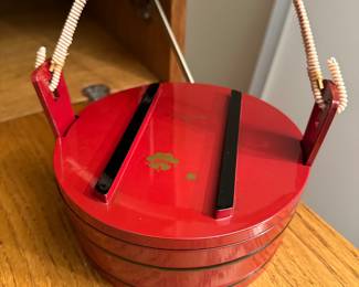 Another beautiful Asian lidded box! 