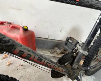 Murray Delta Mountain Bike! Excellent condition ~ speed index shift all Terrain Bike!