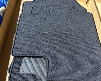 MINT NEW IN THE ORIGINAL BOX! Toyota Floor mat set! 