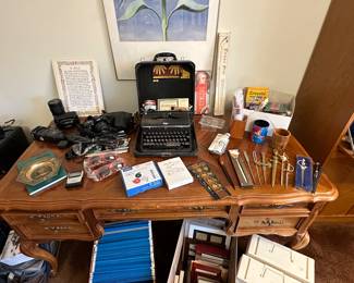 The desk is now filled with great smalls, and office supplies! 
