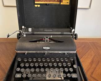 This is a terrific Vintage ROYAL Aristocrat Manual Typewriter in case. Has all original paperwork and accessories! 