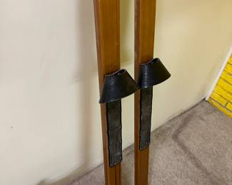 This is a full size NORDIC TRACK PRO SKI EXERCISER! EXCELLENT CONDITION! Has all accessories! 