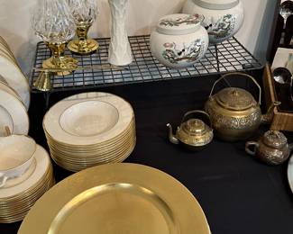 Terrific table accessories! Make your Christmas table golden this year! 