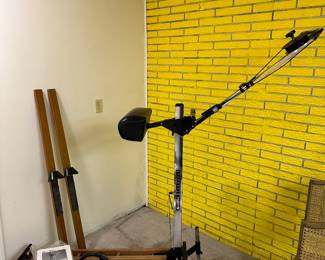 This is a full size NORDIC TRACK PRO SKI EXERCISER! EXCELLENT CONDITION! Has all accessories! 
