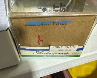 Great vintage Shakespeare Fishing Reel "CANT TWIST" model! Excellent condition! 
