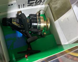 Great vintage Shakespeare Fishing Reel "CANT TWIST" model! Excellent condition! 