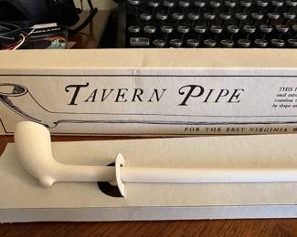 Nice find! A Vintage Tavern Pipe in its original box! 
