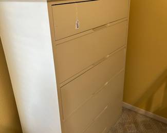 Chest of drawers 