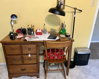Desk, floor lamp, shredder, desk supplies