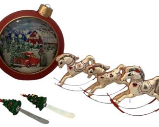 Christmas Decor, Ornaments Spreaders 