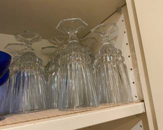 Set of footed glasses - 8 total