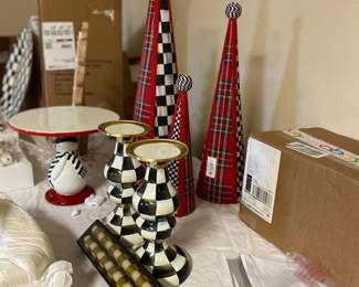 Garage - more Christmas decor