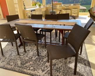 Dining table & chairs