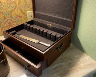 Silverware container - wood 