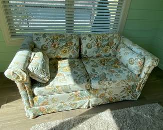 Love seat - good condition 