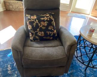 Rocker recliner 