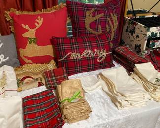 Pillows & napkins to match!