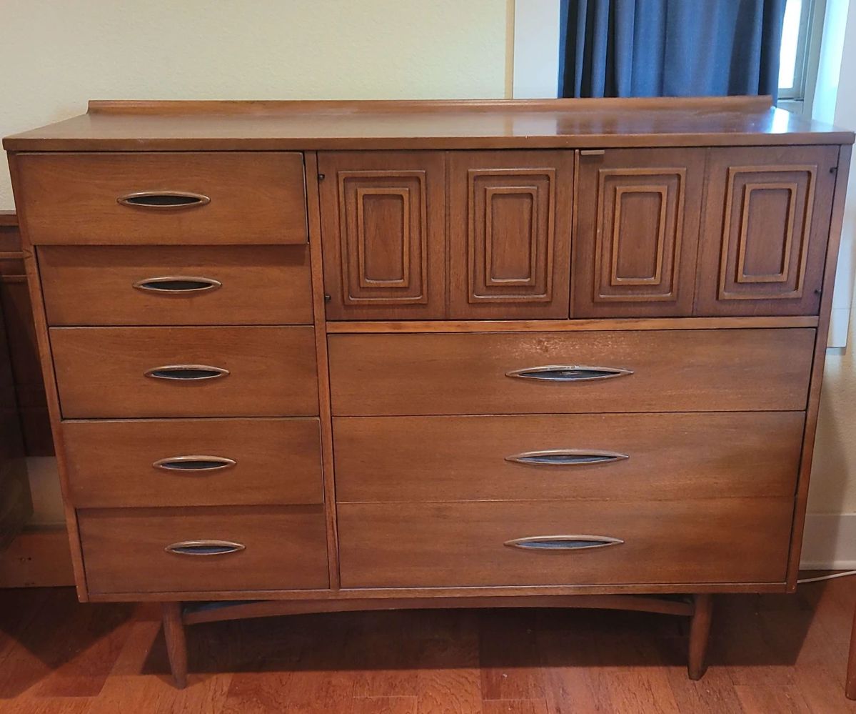 Broyhill Premier Sculptra Magna Highboy