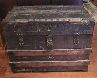 VTG Chest On Casters
