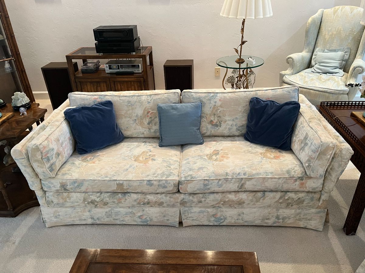 6' floral fabric sofa