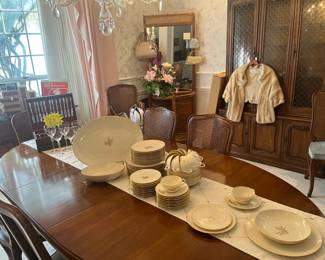 Lenox "Wheat", Service for 12.