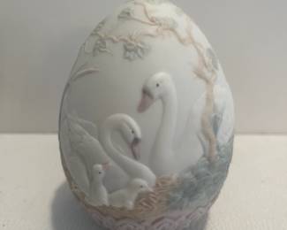 Lladro 1994 Limited Edition Egg