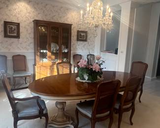 11’ Henredon Dining Table w 10 Chairs