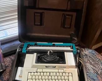 Coronamatic 2200 electric typewriter