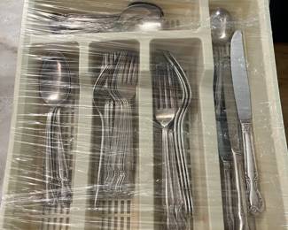 27-piece silverware set