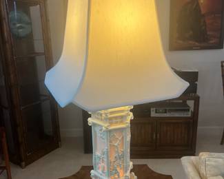 Vintage Pagoda Style Table Lamp