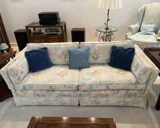 6' floral fabric sofa